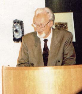Sr. Karl Henn